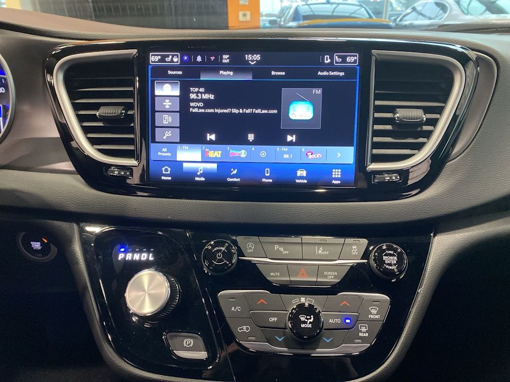 Thumbnail: 2026 Chrysler Pacifica - 12