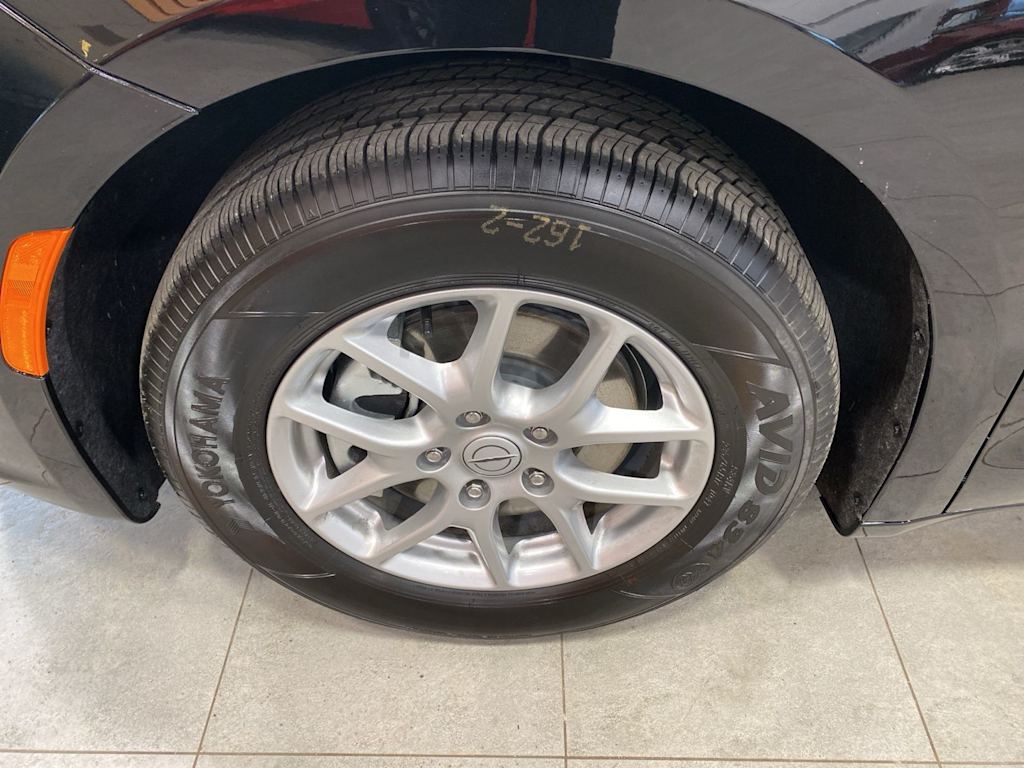 Thumbnail: 2026 Chrysler Pacifica - 7