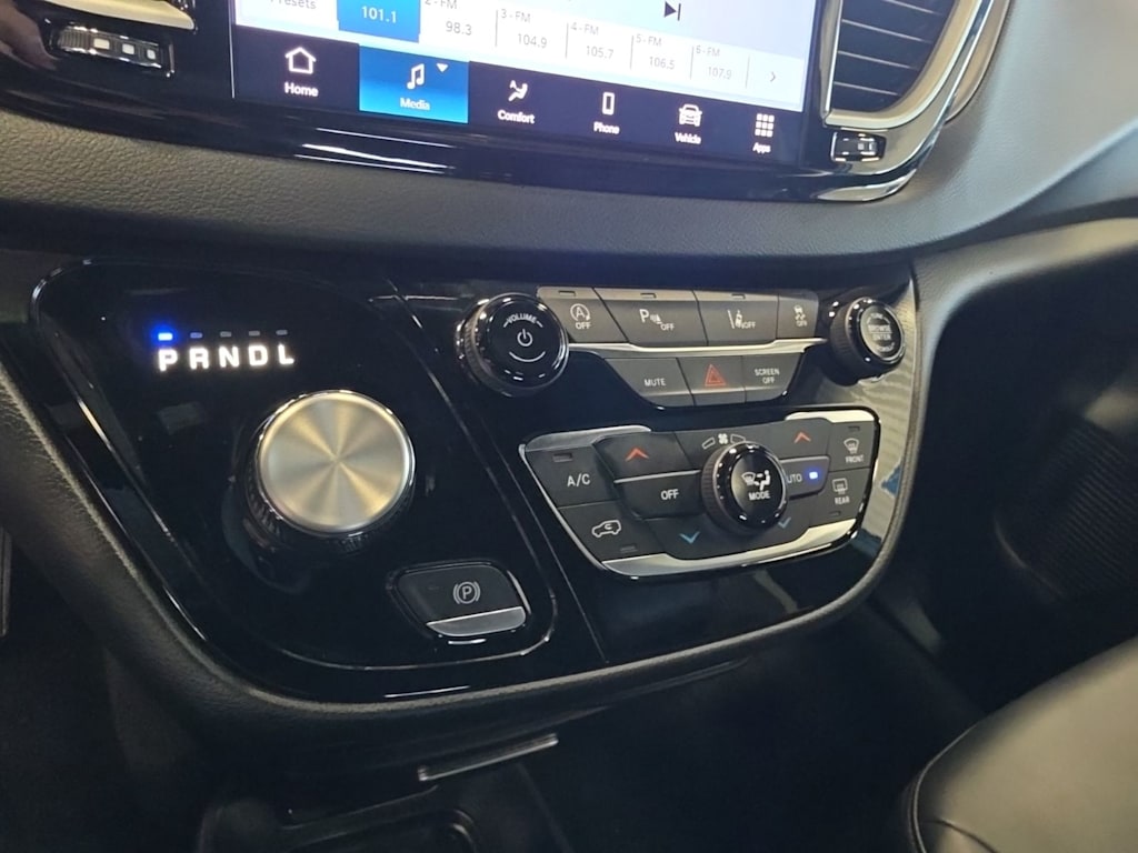 Thumbnail: 2026 Chrysler Pacifica - 28
