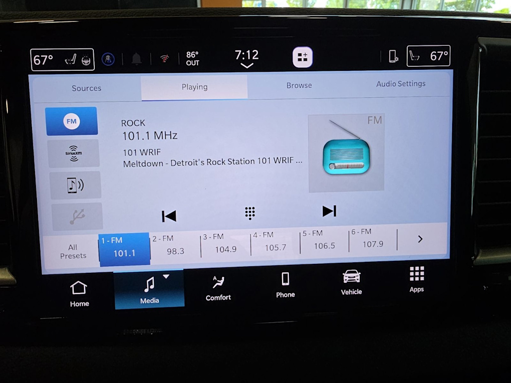 Thumbnail: 2026 Chrysler Pacifica - 10