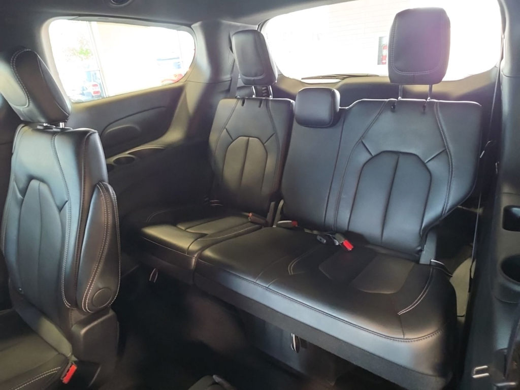 Thumbnail: 2026 Chrysler Pacifica - 32