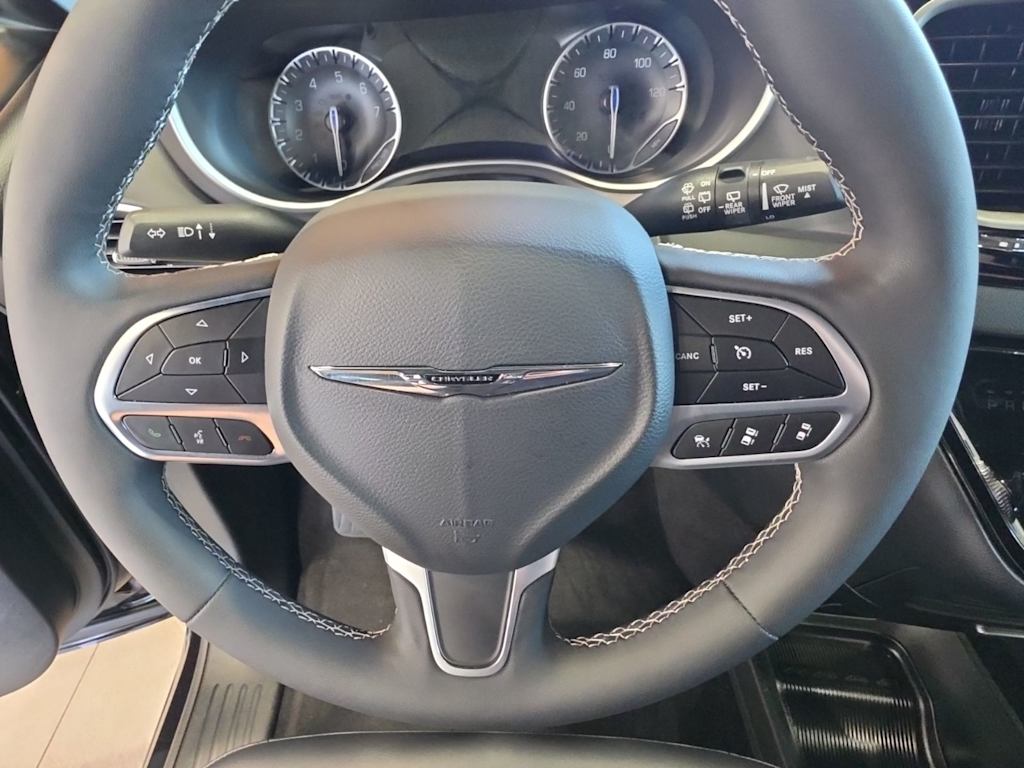 Thumbnail: 2026 Chrysler Pacifica - 26