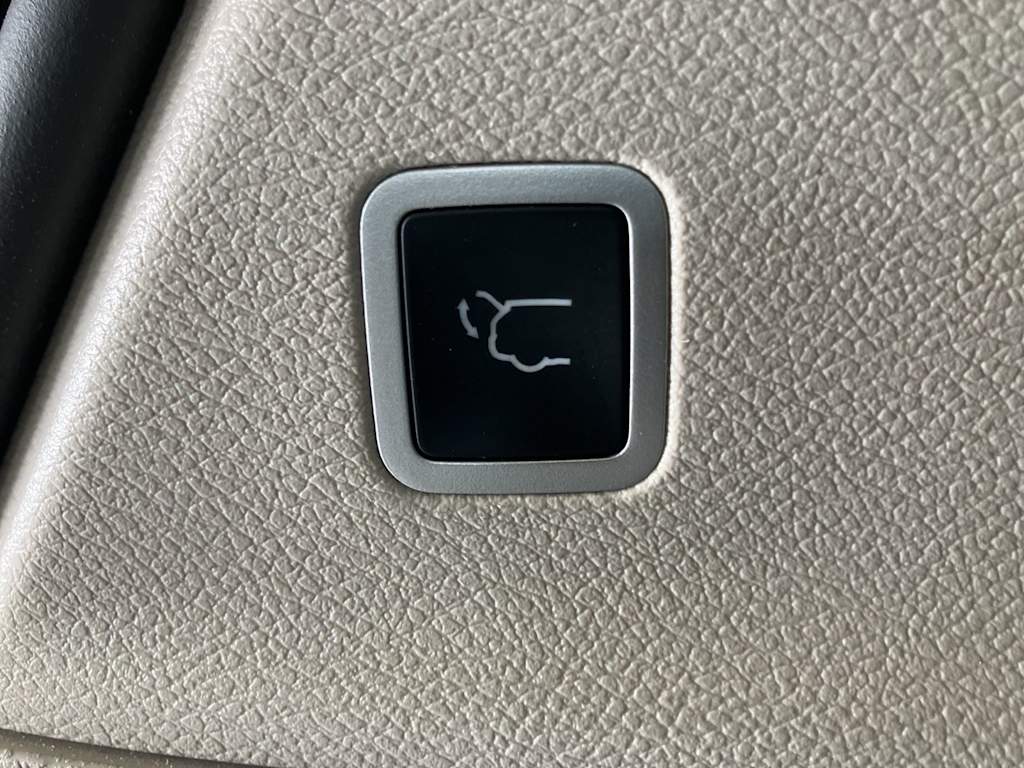 Thumbnail: 2024 Chrysler Voyager - 30