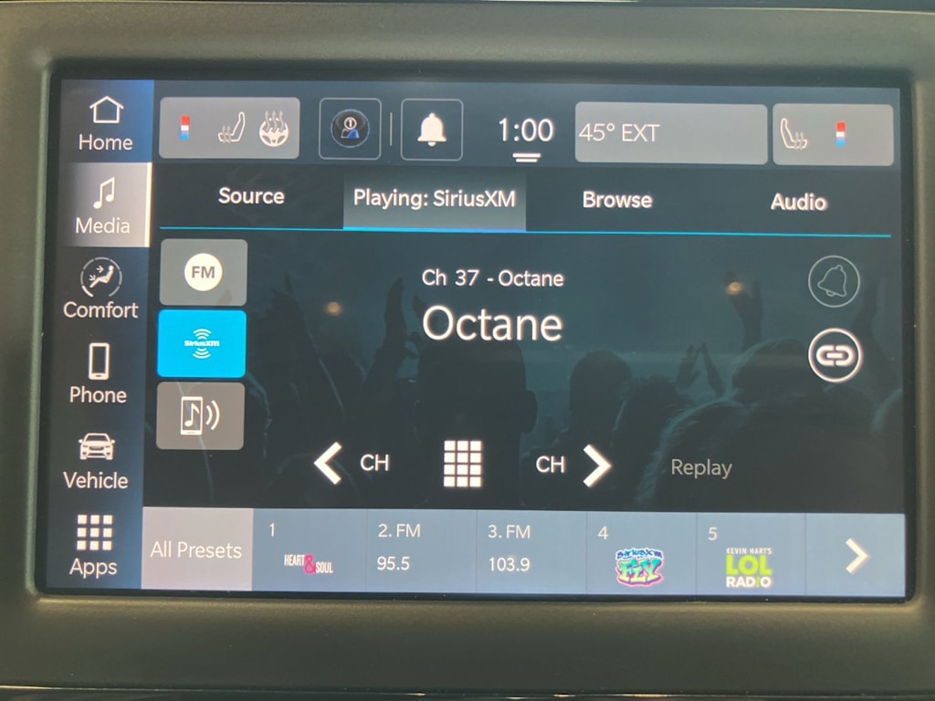 Thumbnail: 2024 Chrysler Voyager - 10