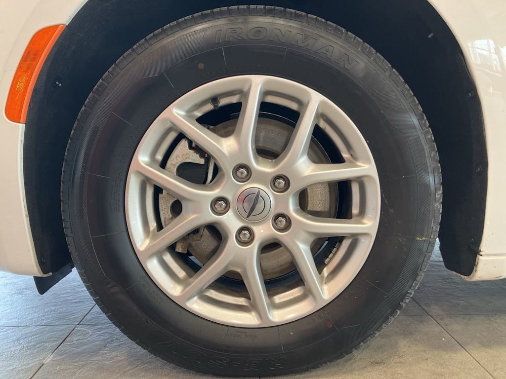 Thumbnail: 2024 Chrysler Voyager - 7