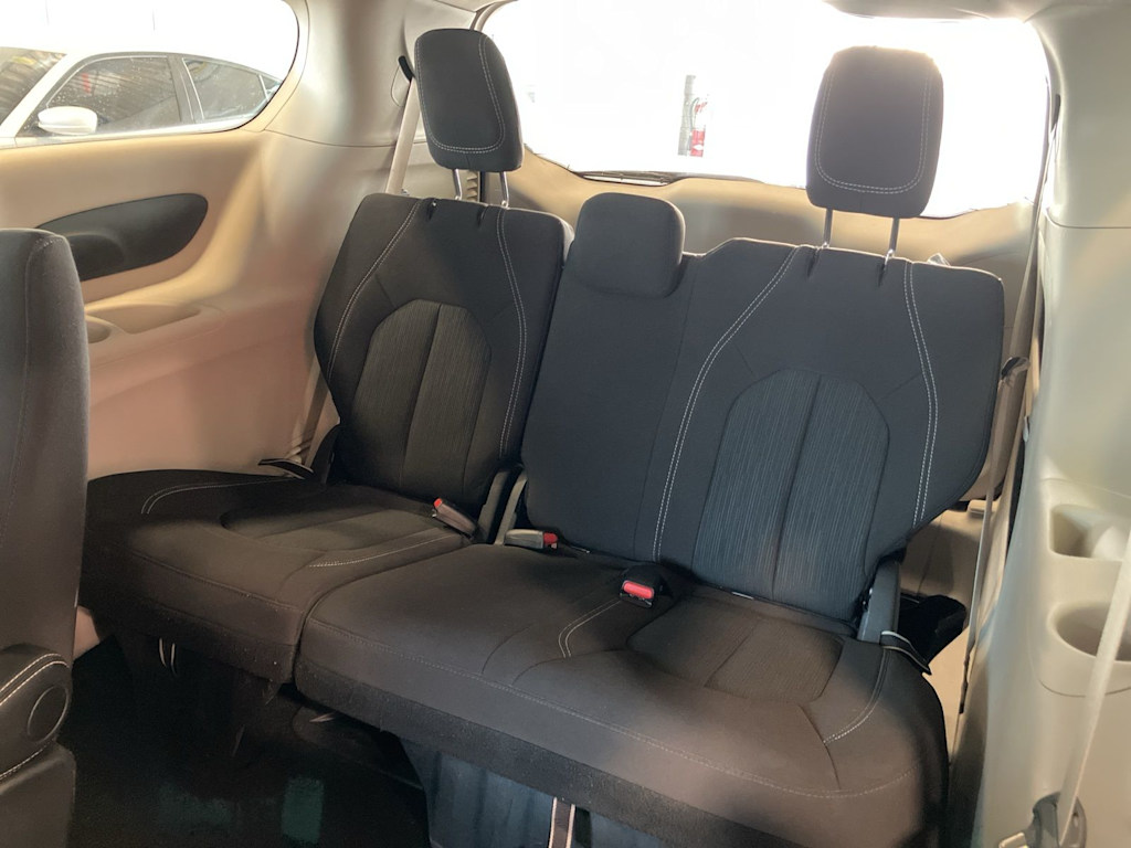 Thumbnail: 2024 Chrysler Voyager - 28