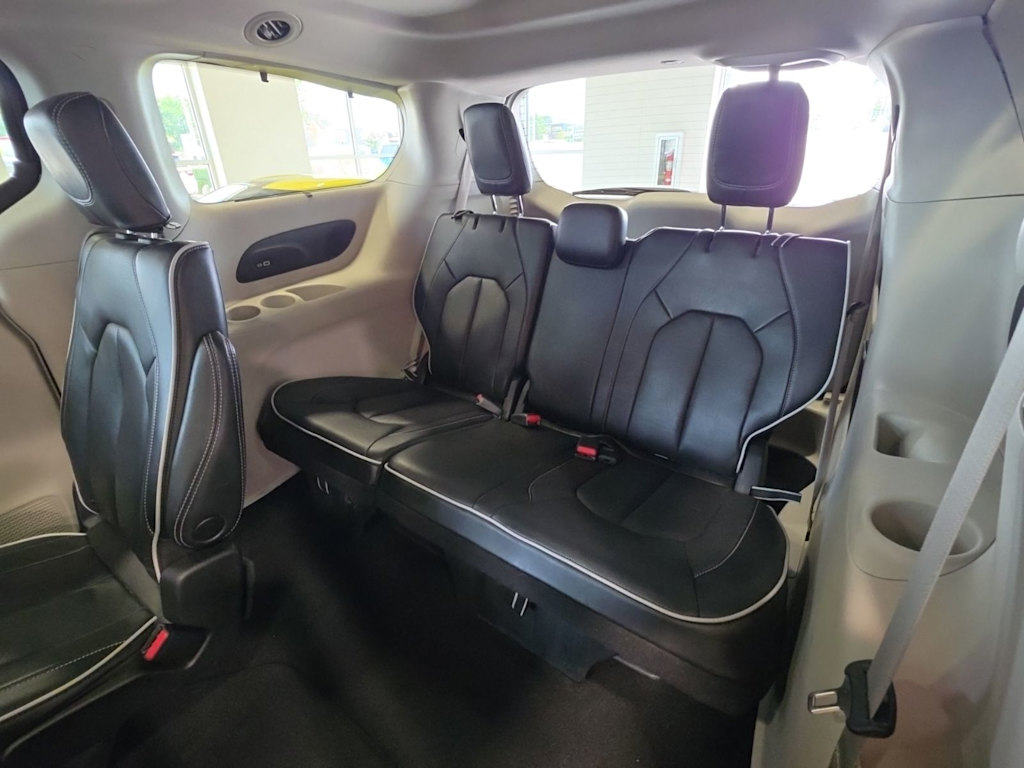 Thumbnail: 2023 Chrysler Pacifica - 36