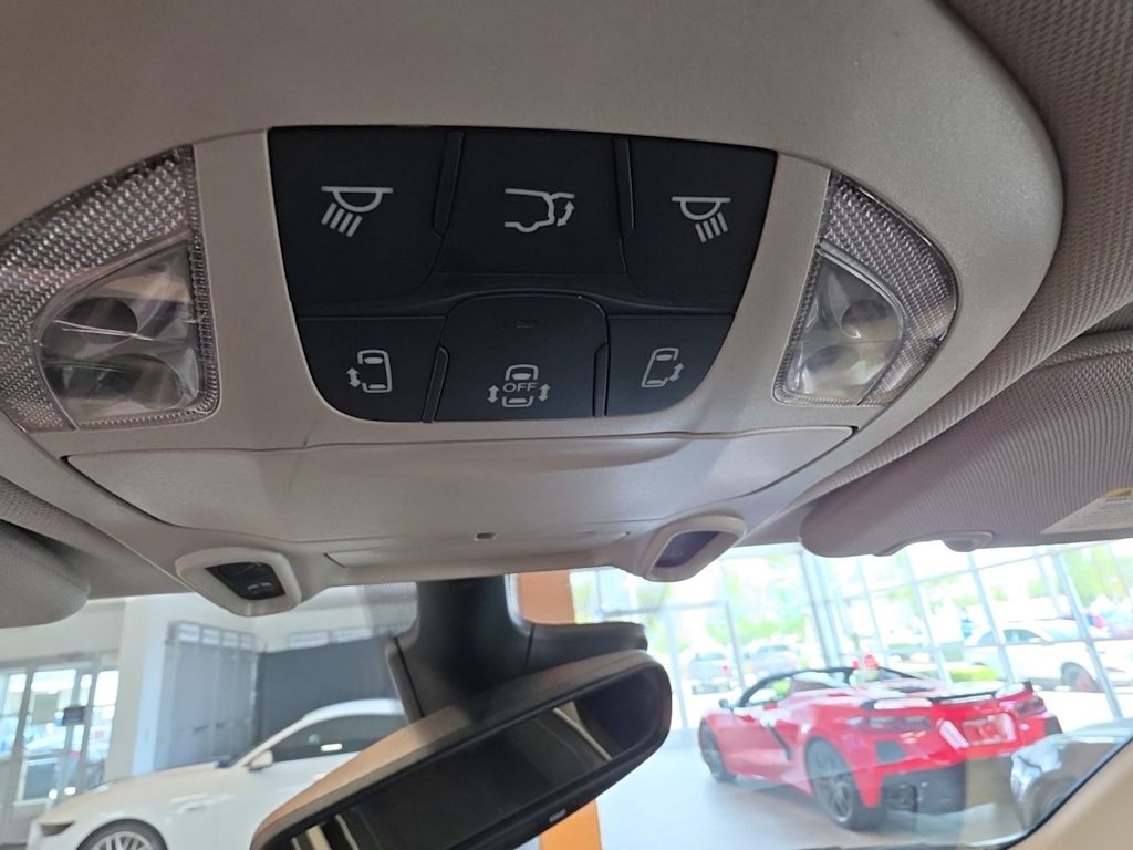 Thumbnail: 2023 Chrysler Pacifica - 30