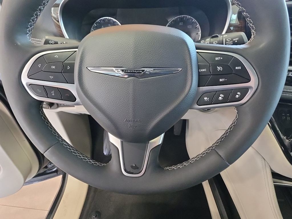 Thumbnail: 2023 Chrysler Pacifica - 28