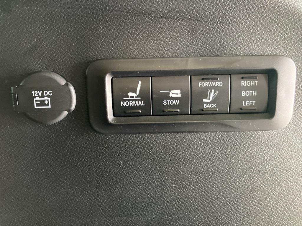 Thumbnail: 2020 Chrysler Pacifica - 35