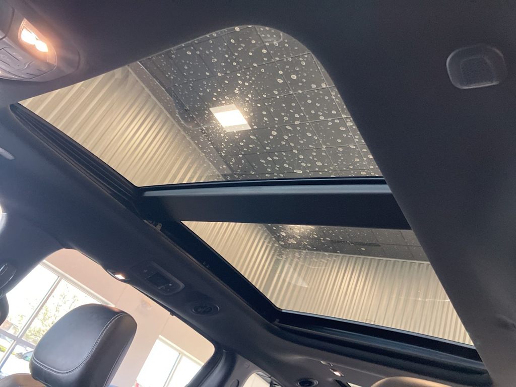 Thumbnail: 2020 Chrysler Pacifica - 18