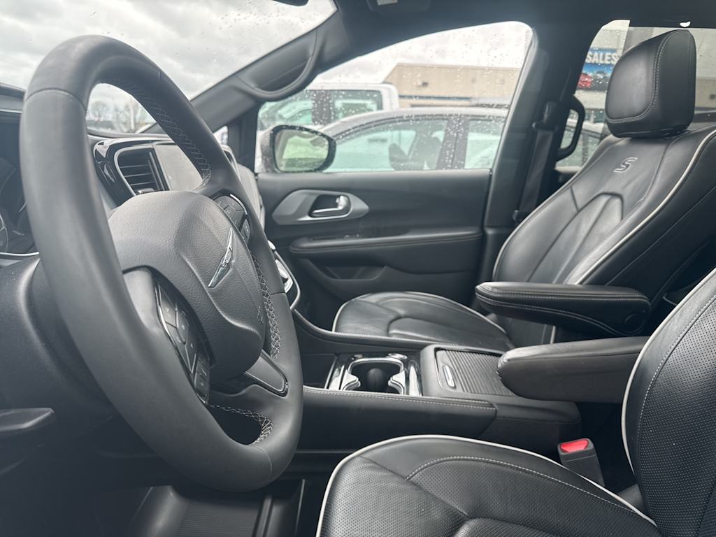 Thumbnail: 2025 Chrysler Pacifica - 30