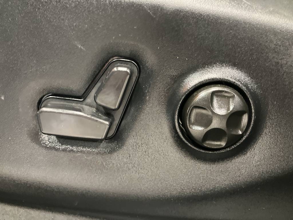 Thumbnail: 2025 Chrysler Pacifica - 19