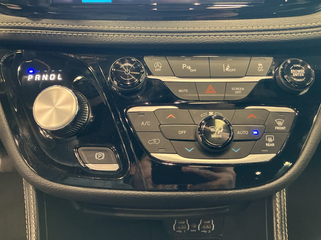 Thumbnail: 2025 Chrysler Pacifica - 24