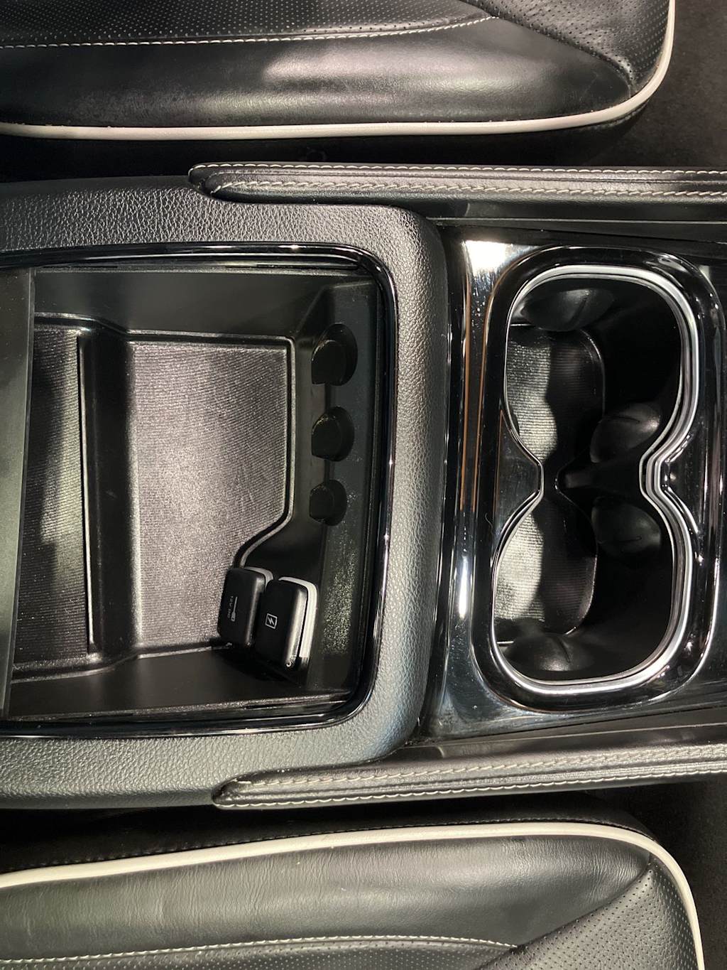 Thumbnail: 2025 Chrysler Pacifica - 8