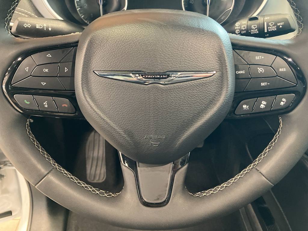 Thumbnail: 2025 Chrysler Pacifica - 22