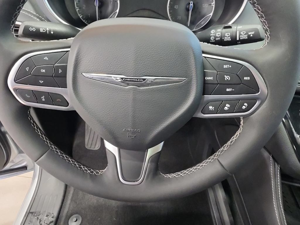 Thumbnail: 2026 Chrysler Pacifica - 26
