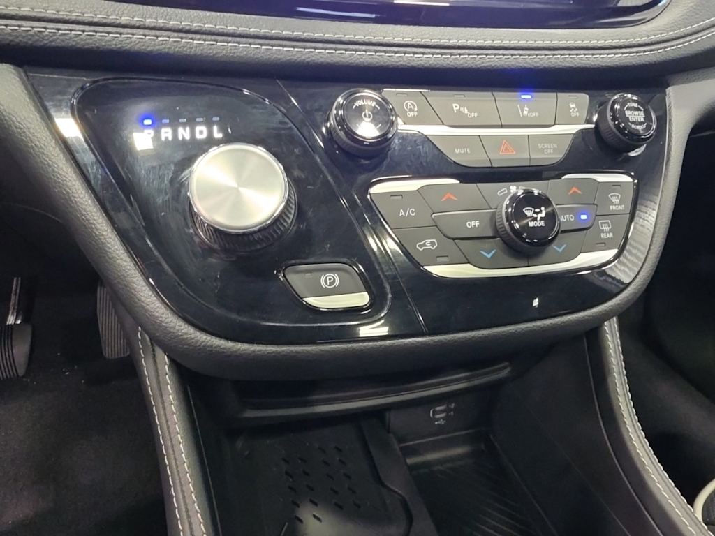 Thumbnail: 2026 Chrysler Pacifica - 30