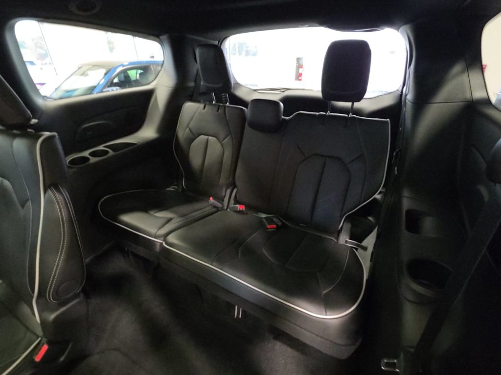 Thumbnail: 2026 Chrysler Pacifica - 33