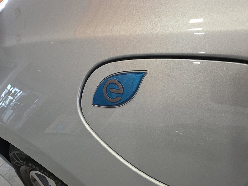 Thumbnail: 2023 Chrysler Pacifica - 21