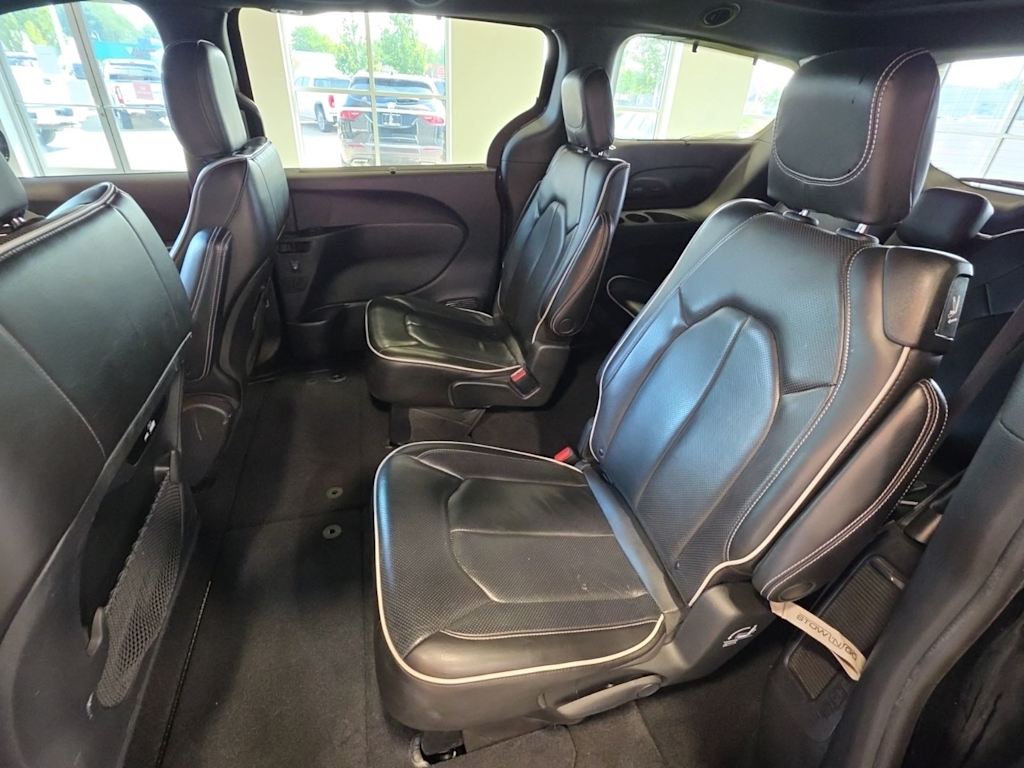 Thumbnail: 2021 Chrysler Pacifica - 9