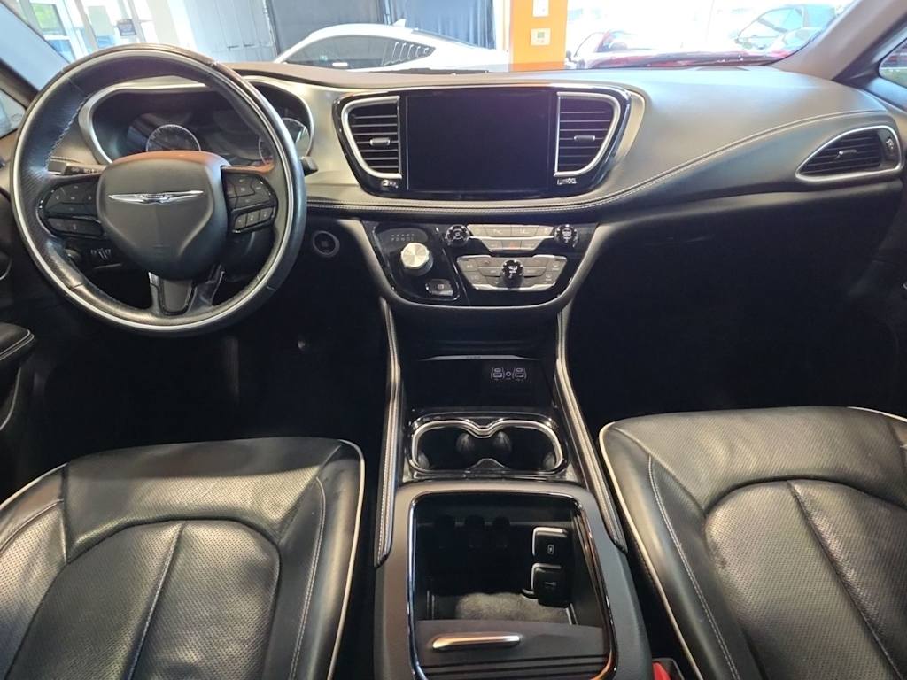 Thumbnail: 2021 Chrysler Pacifica - 2