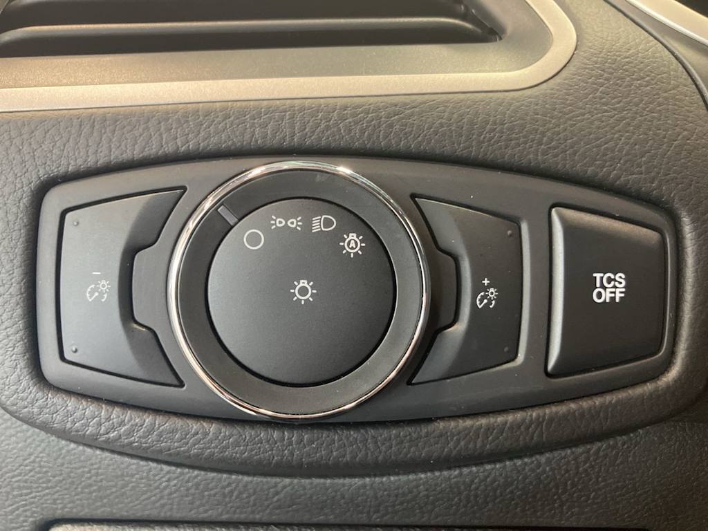 Thumbnail: 2021 Ford Edge - 18