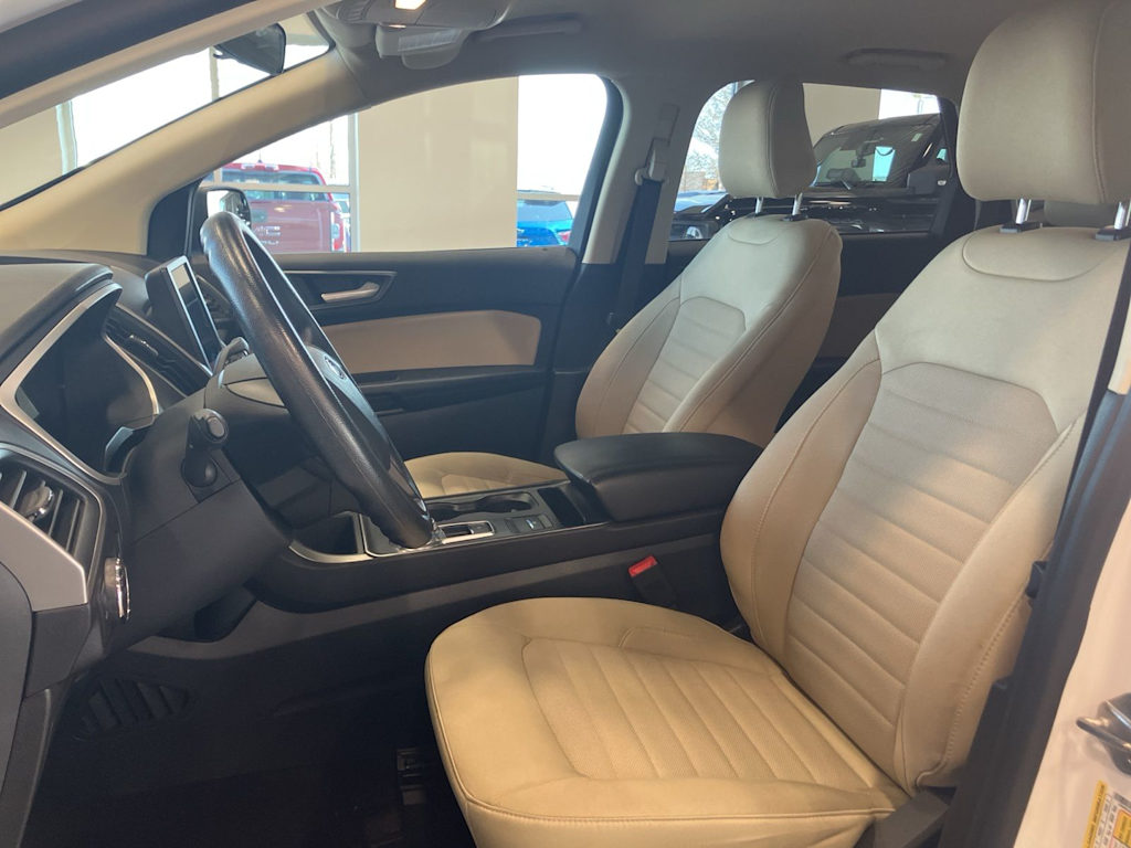 Thumbnail: 2021 Ford Edge - 8