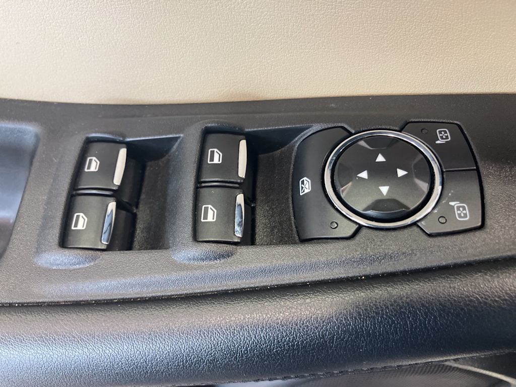 Thumbnail: 2021 Ford Edge - 17