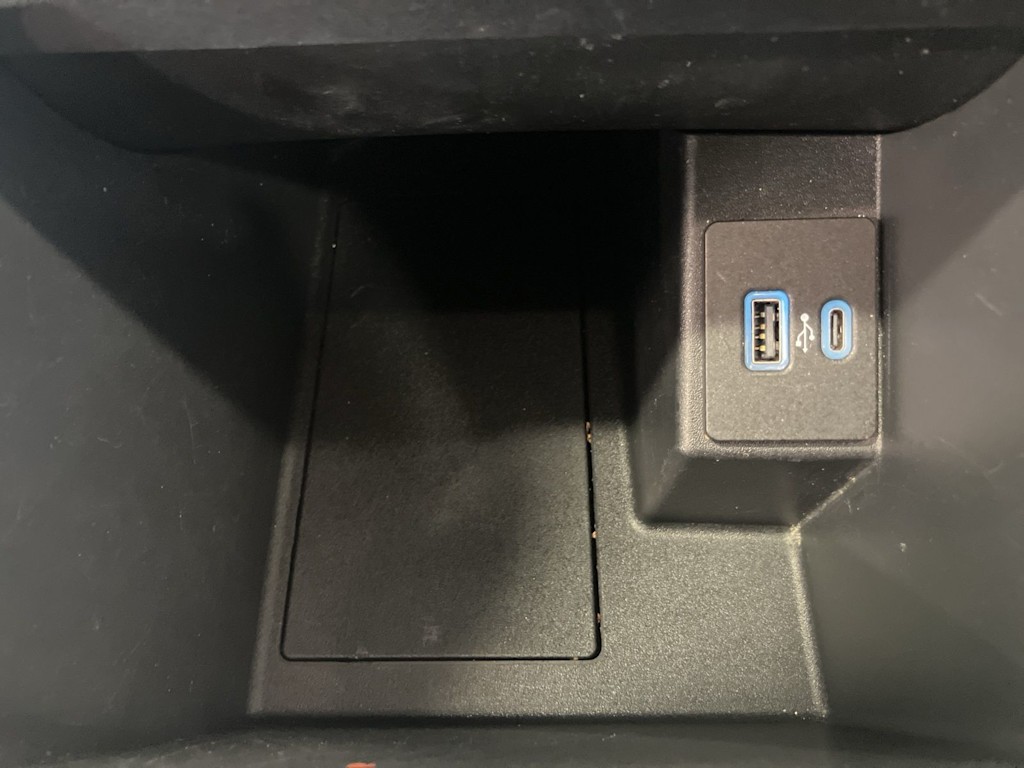 Thumbnail: 2021 Ford Edge - 20