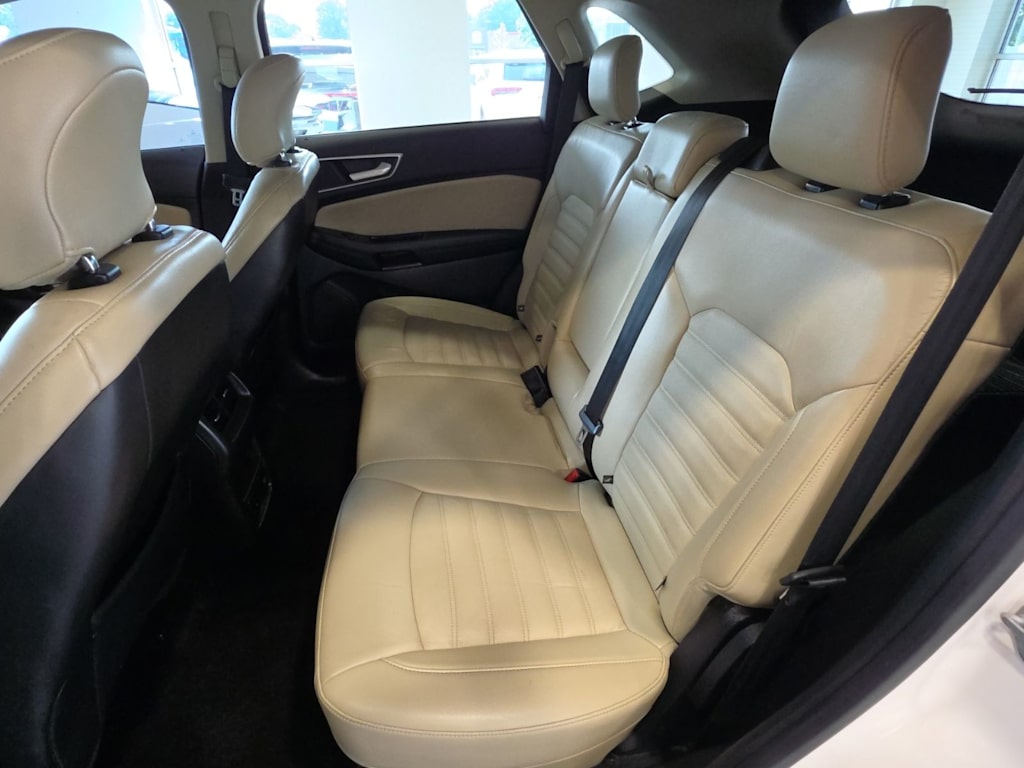 Thumbnail: 2017 Ford Edge - 9