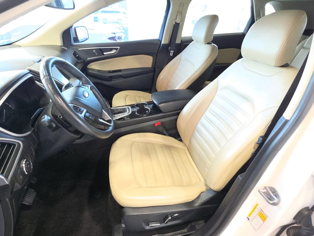 Thumbnail: 2017 Ford Edge - 8