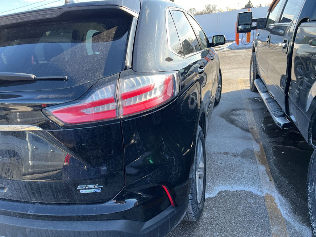 Thumbnail: 2019 Ford Edge - 19