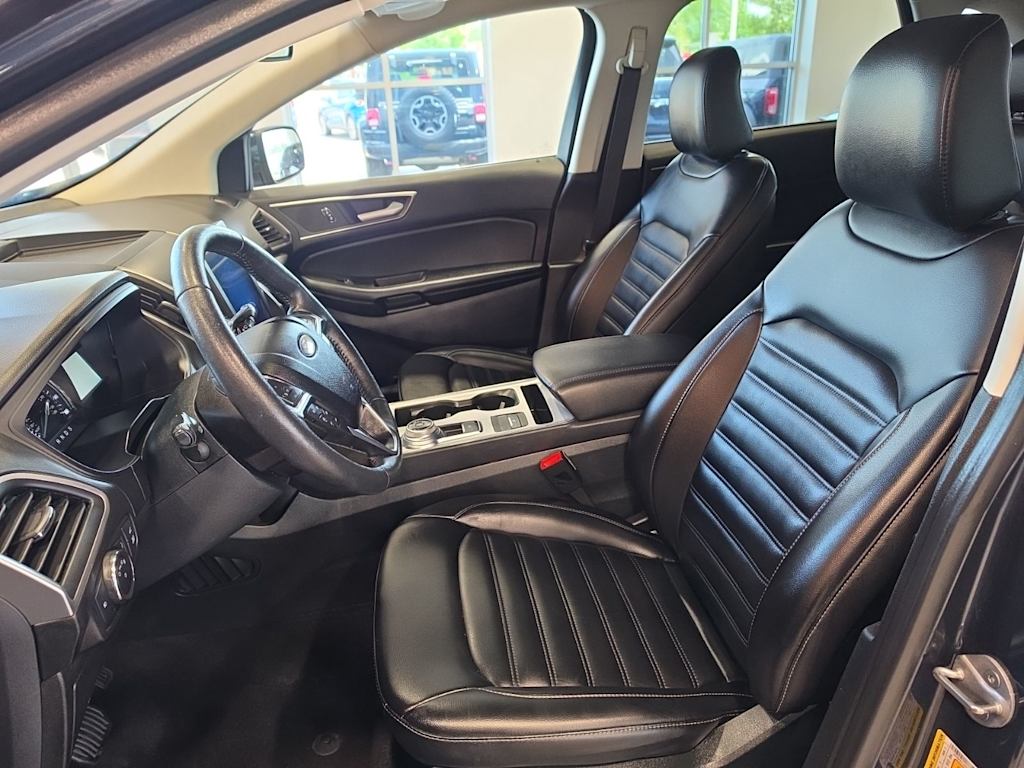 Thumbnail: 2022 Ford Edge - 8
