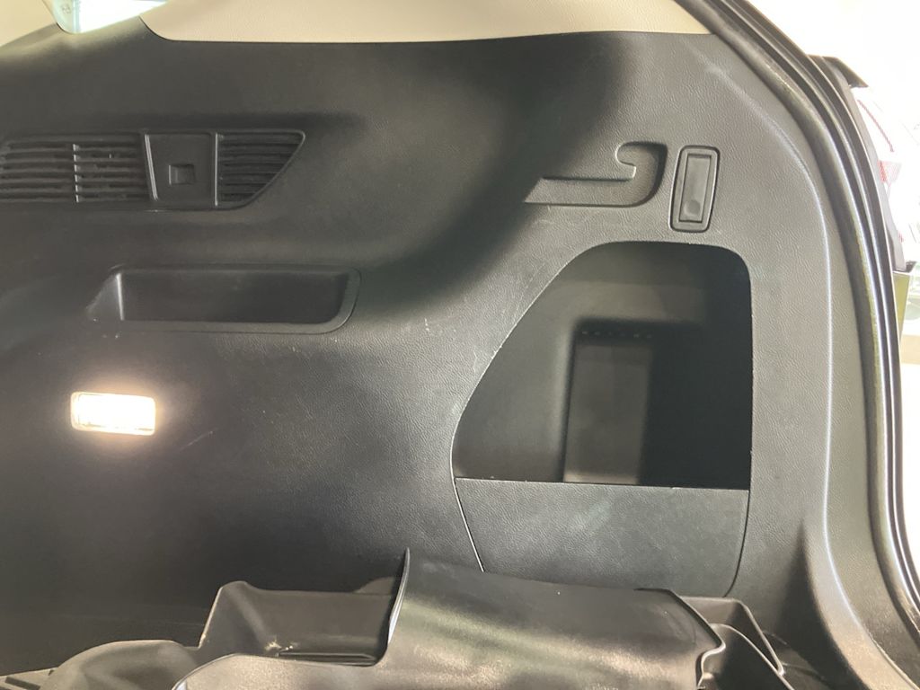 Thumbnail: 2022 Ford Edge - 31