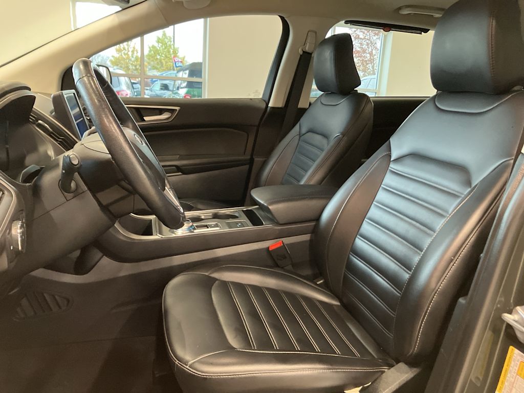 Thumbnail: 2022 Ford Edge - 9