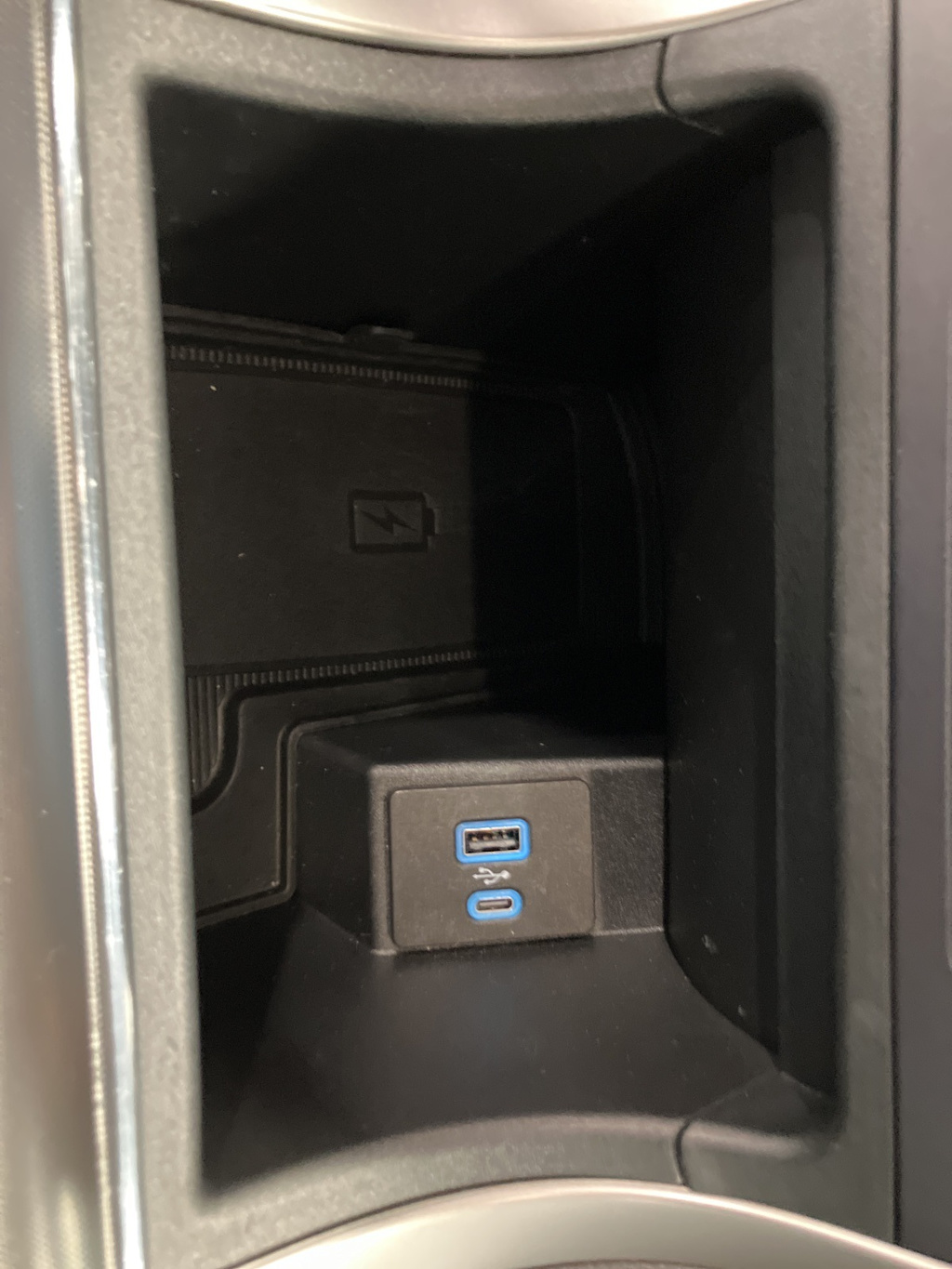 Thumbnail: 2022 Ford Edge - 22