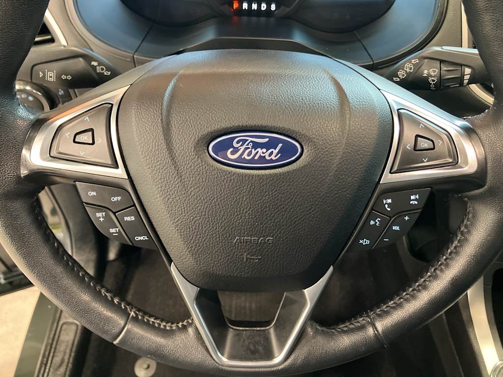 Thumbnail: 2022 Ford Edge - 21