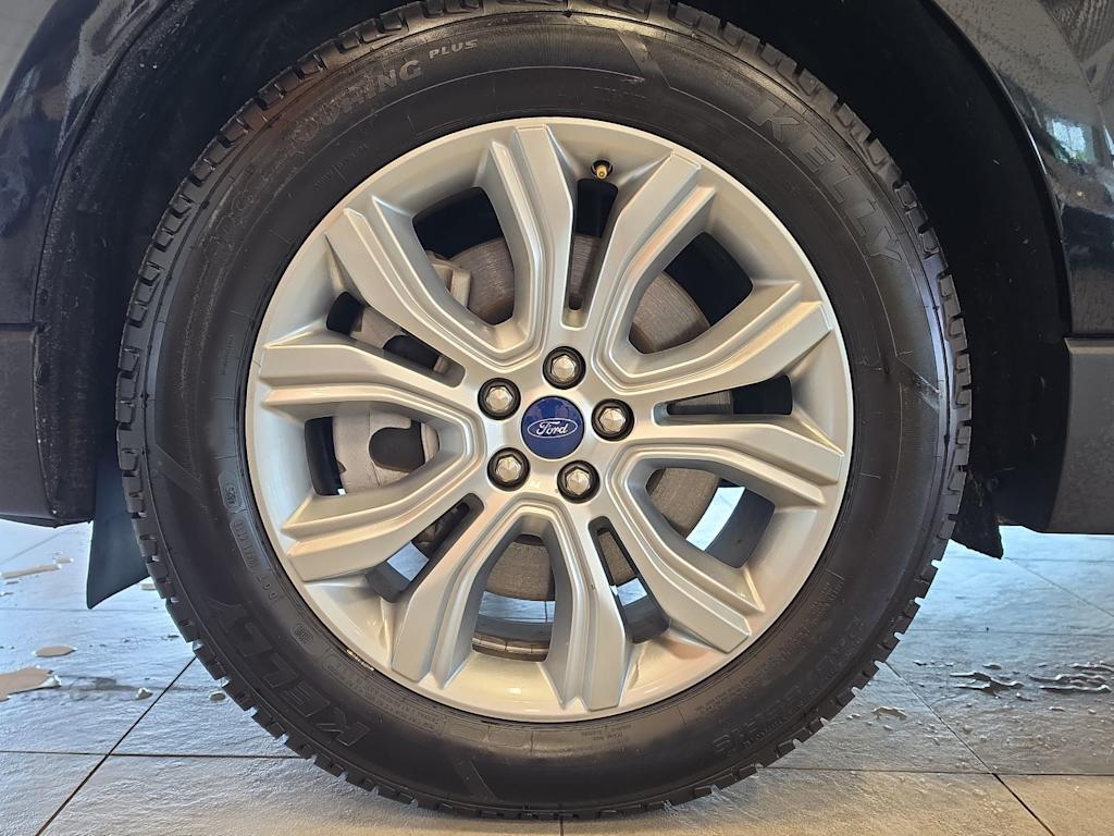 Thumbnail: 2022 Ford Edge - 8