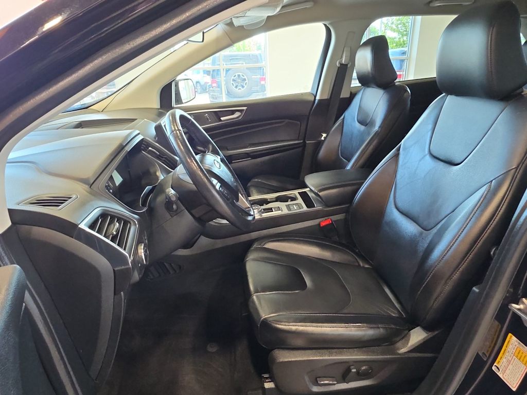 Thumbnail: 2022 Ford Edge - 10