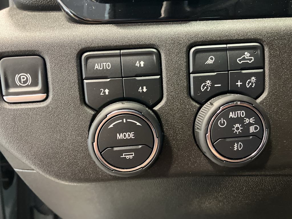 Thumbnail: 2025 Chevrolet Silverado 2500 - 21