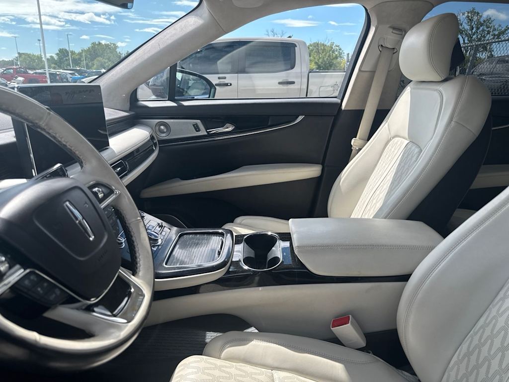 Thumbnail: 2021 Lincoln Nautilus - 33
