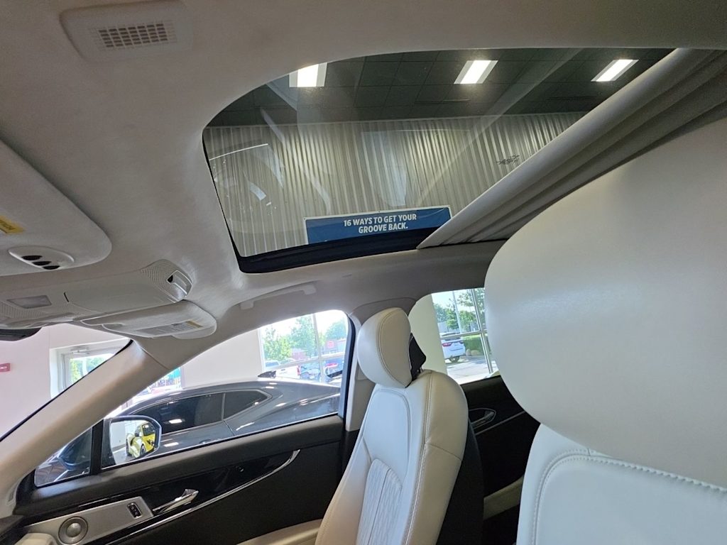 Thumbnail: 2021 Lincoln Nautilus - 23