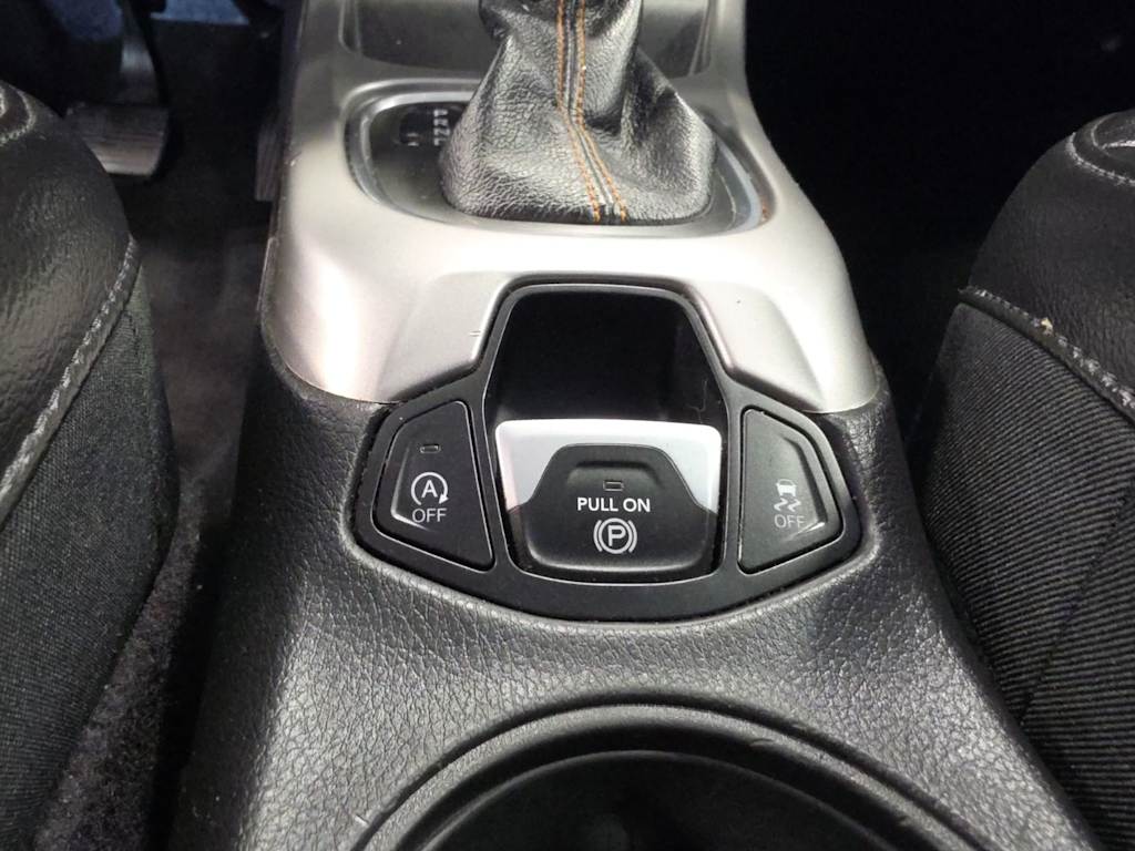 Thumbnail: 2018 Jeep Compass - 25