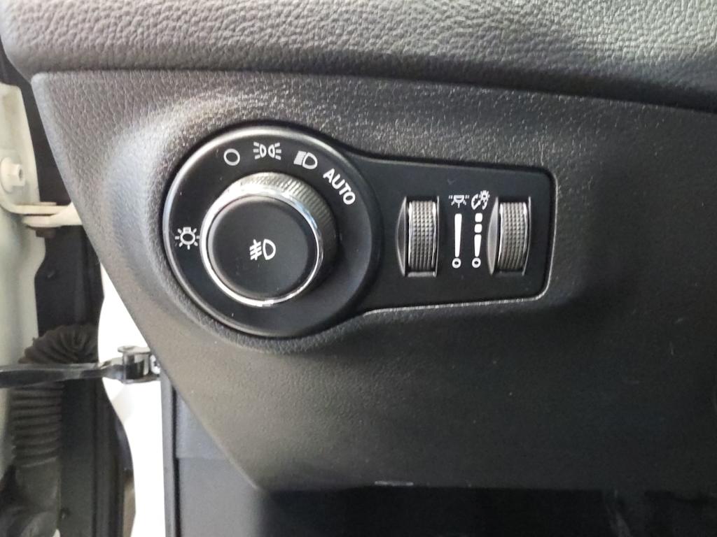 Thumbnail: 2018 Jeep Compass - 23