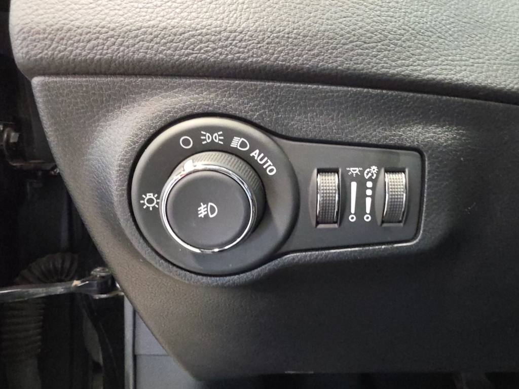 Thumbnail: 2019 Jeep Compass - 22