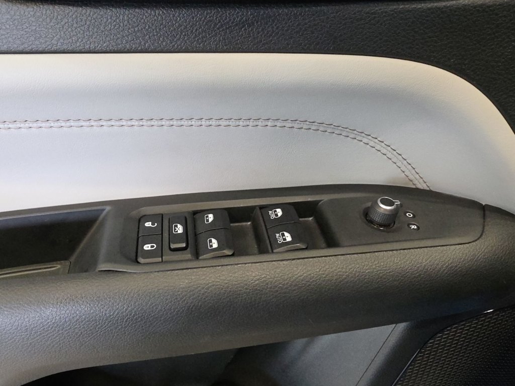 Thumbnail: 2025 Jeep Compass - 29