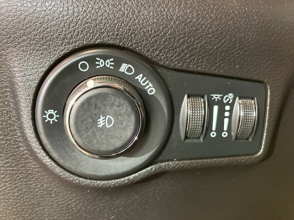 Thumbnail: 2022 Jeep Compass - 22