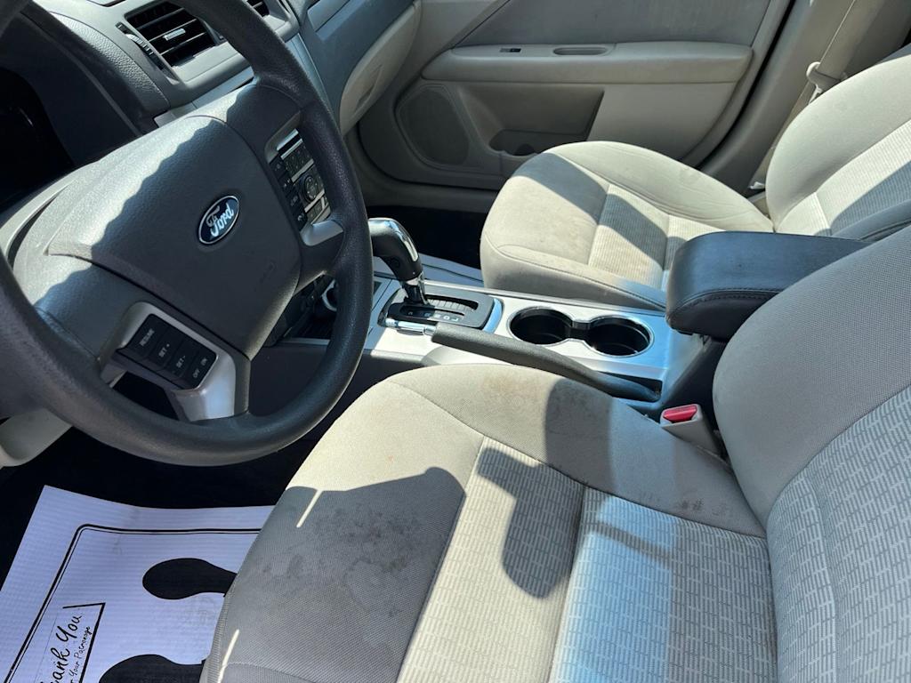 Thumbnail: 2010 Ford Fusion - 28