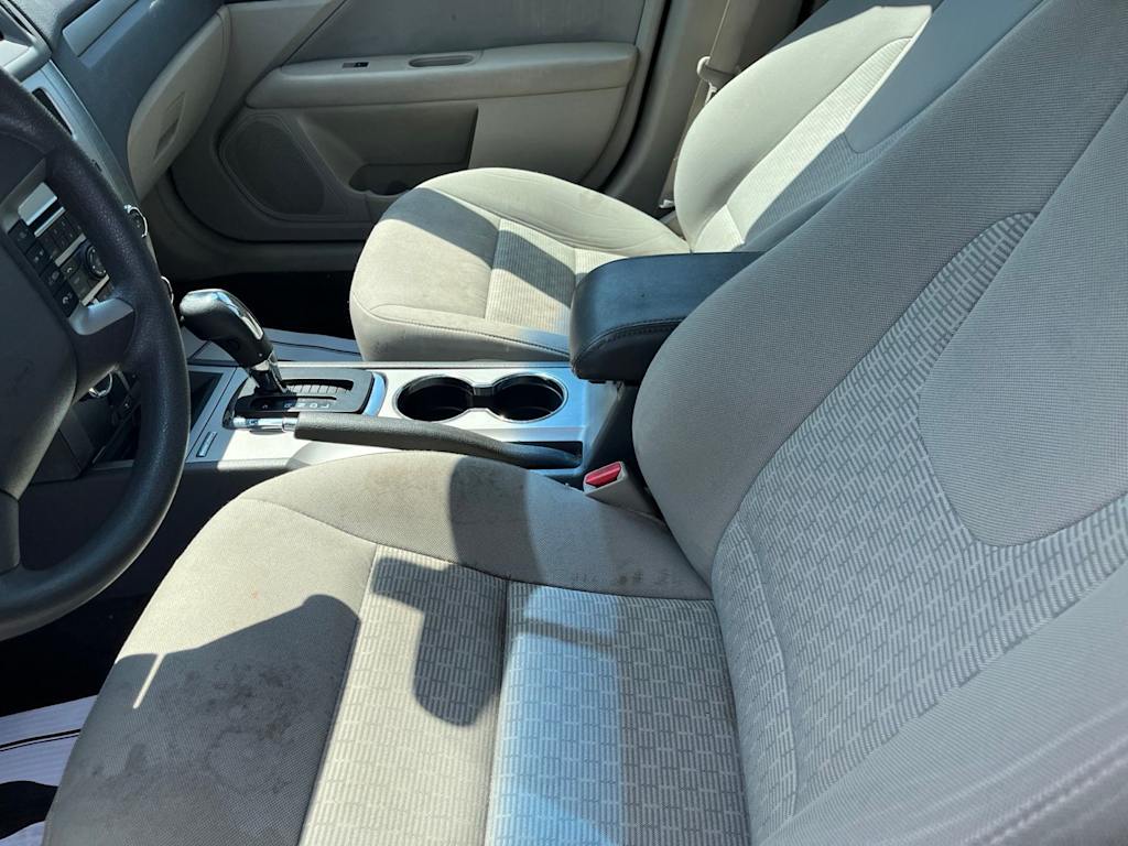 Thumbnail: 2010 Ford Fusion - 6